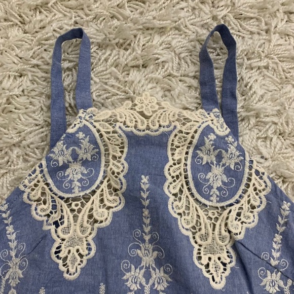 NWT LF RUMOR BOUTIQUE LACE CHAMBRAY HALTER TOP - Picture 2 of 5